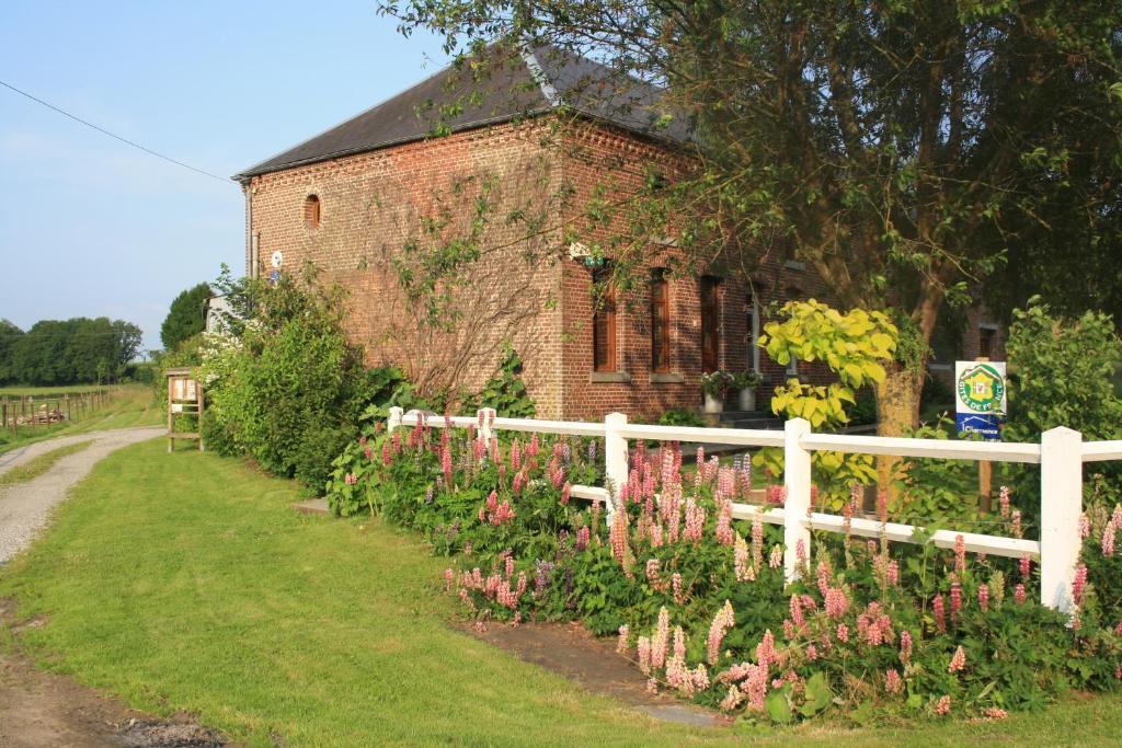 莫塔内斯酒店 Saint-Hilaire-sur-Helpe 外观 照片